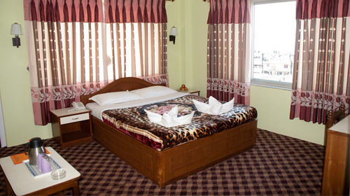Hotel Lake House Покхара Екстер'єр фото